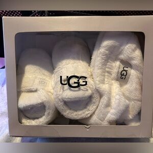 UGG bixie and beanie baby set